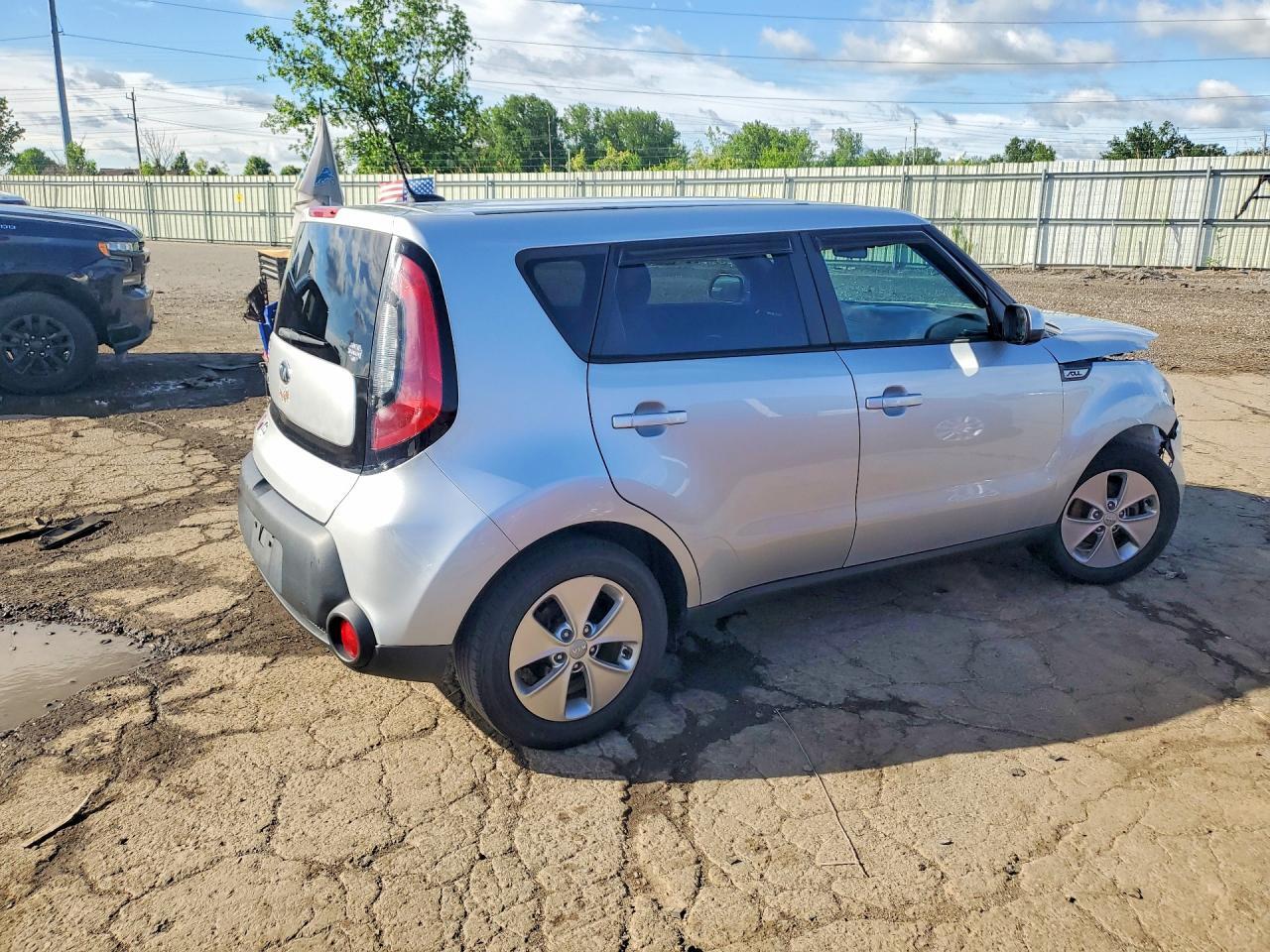 2016 KIA SOUL BASE — Фото 3 из 13