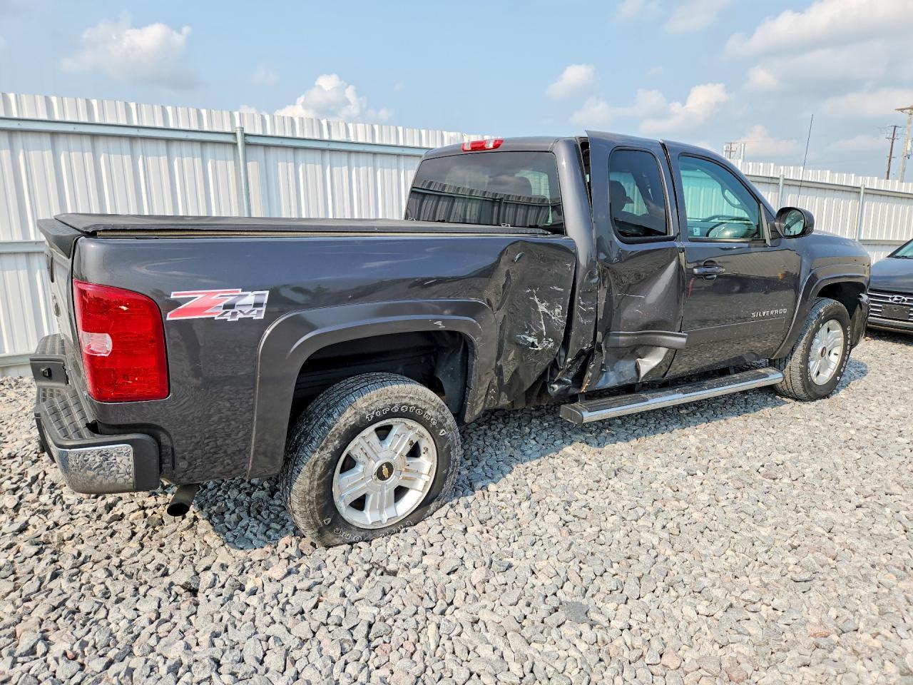 2010 CHEVROLET SILVERADO K1500 LT — Фото 3 из 12