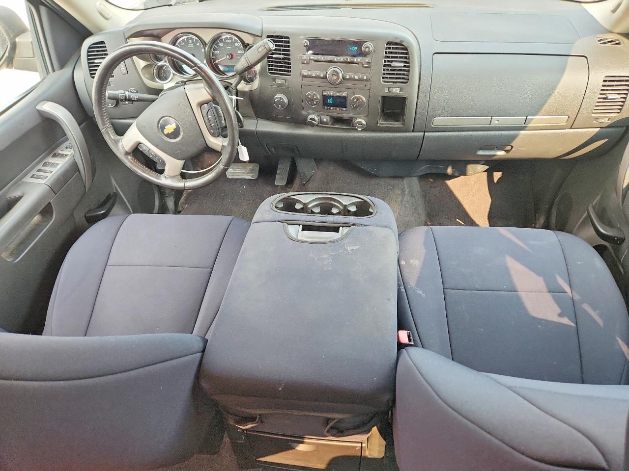 2010 CHEVROLET SILVERADO K1500 LT — Фото 8 из 12