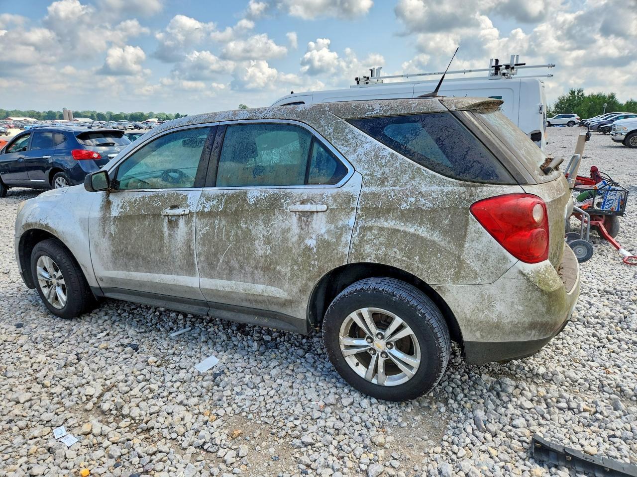 2010 CHEVROLET EQUINOX LS — Фото 2 из 13