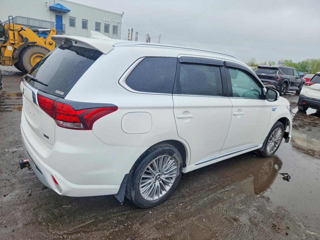 2020 MITSUBISHI OUTLANDER SEL — Фото 3 из 12