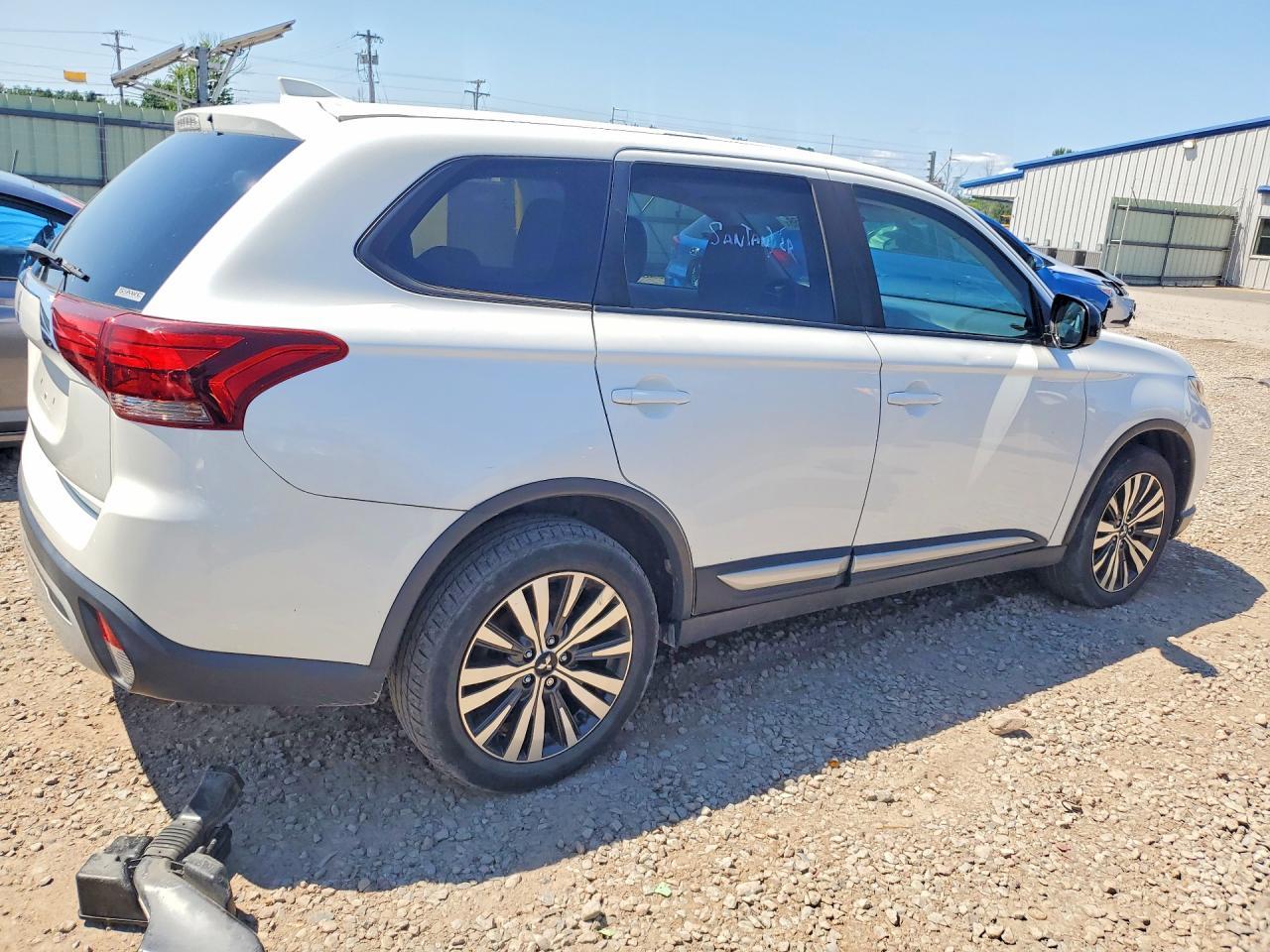 2020 MITSUBISHI OUTLANDER SE — Фото 3 из 13