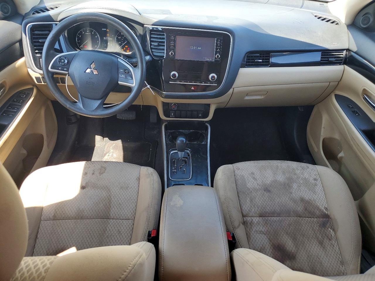 2020 MITSUBISHI OUTLANDER SE — Фото 8 из 13
