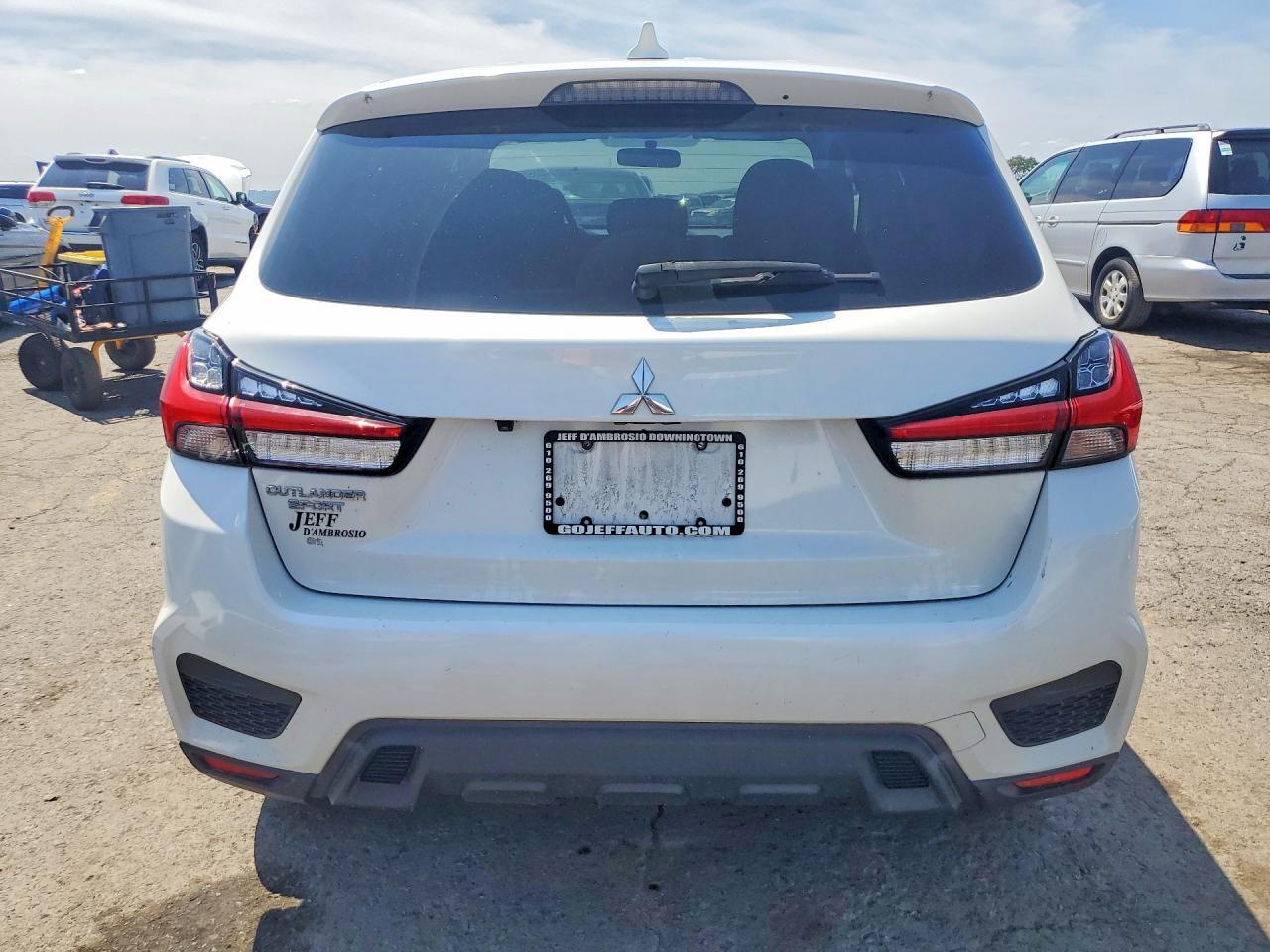 2020 MITSUBISHI OUTLANDER SPORT ES — Фото 6 из 13