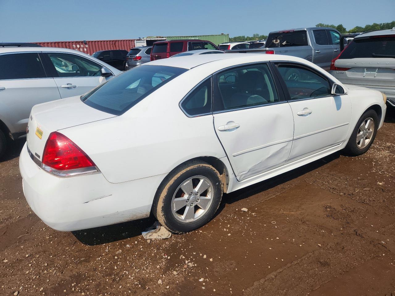 2010 CHEVROLET IMPALA LT — Фото 3 из 12