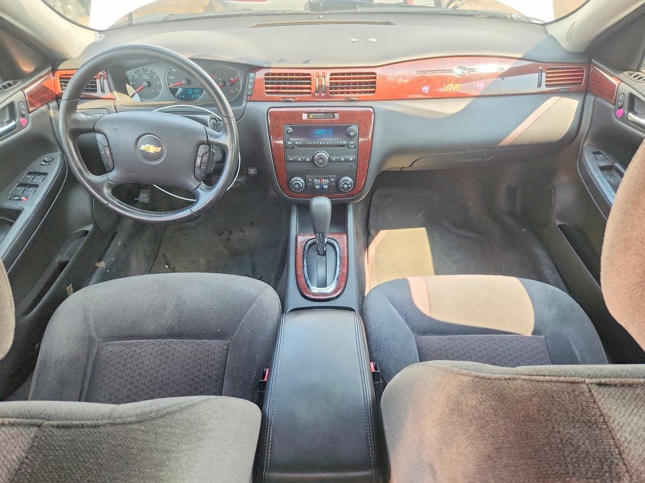 2010 CHEVROLET IMPALA LT — Фото 8 из 12