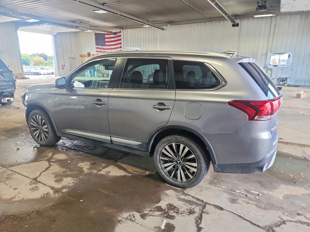 2020 MITSUBISHI OUTLANDER SE — Фото 2 из 14