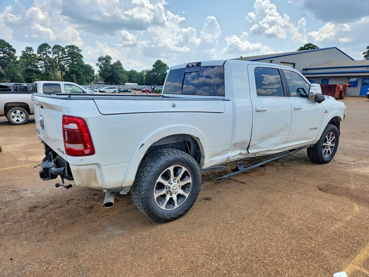 2024 RAM 3500 LONGHORN — Фото 3 из 12