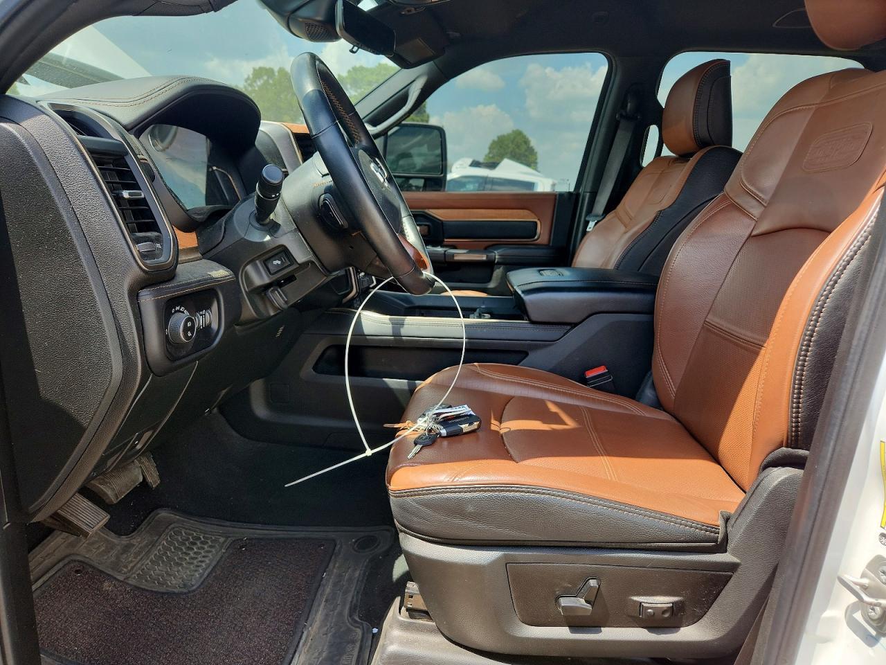 2024 RAM 3500 LONGHORN — Фото 7 из 12