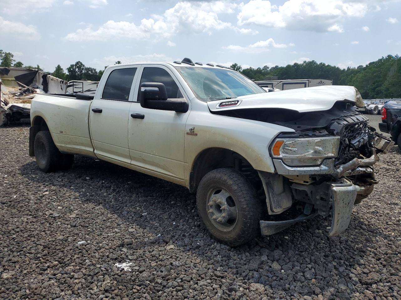 2024 RAM 3500 TRADESMAN — Фото 4 из 12