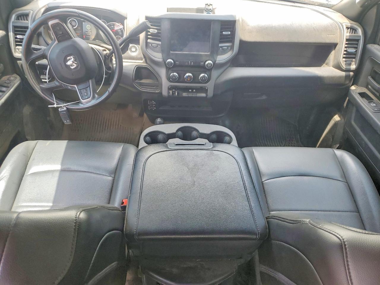 2024 RAM 3500 TRADESMAN — Фото 8 из 12