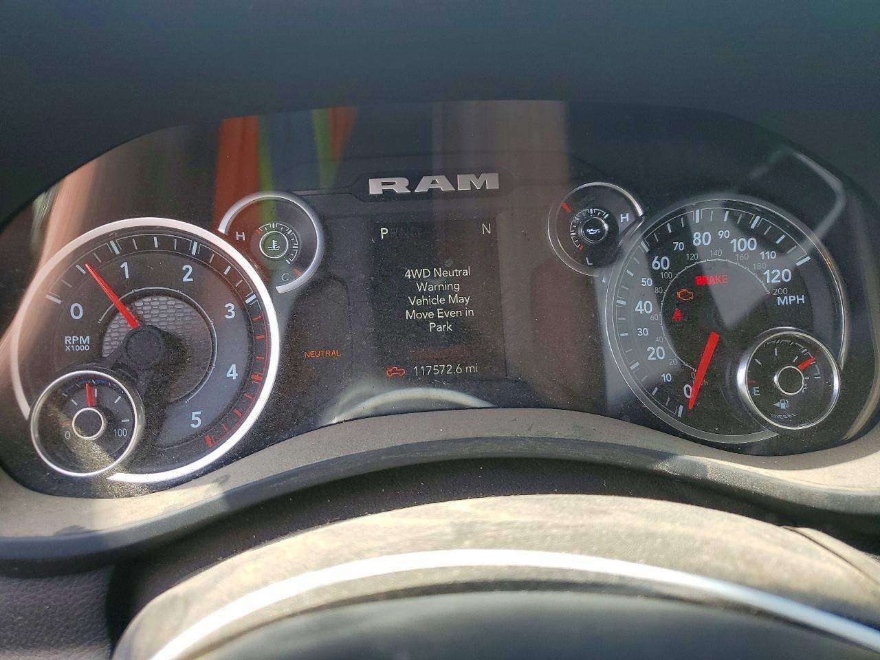 2024 RAM 3500 TRADESMAN — Фото 9 из 12