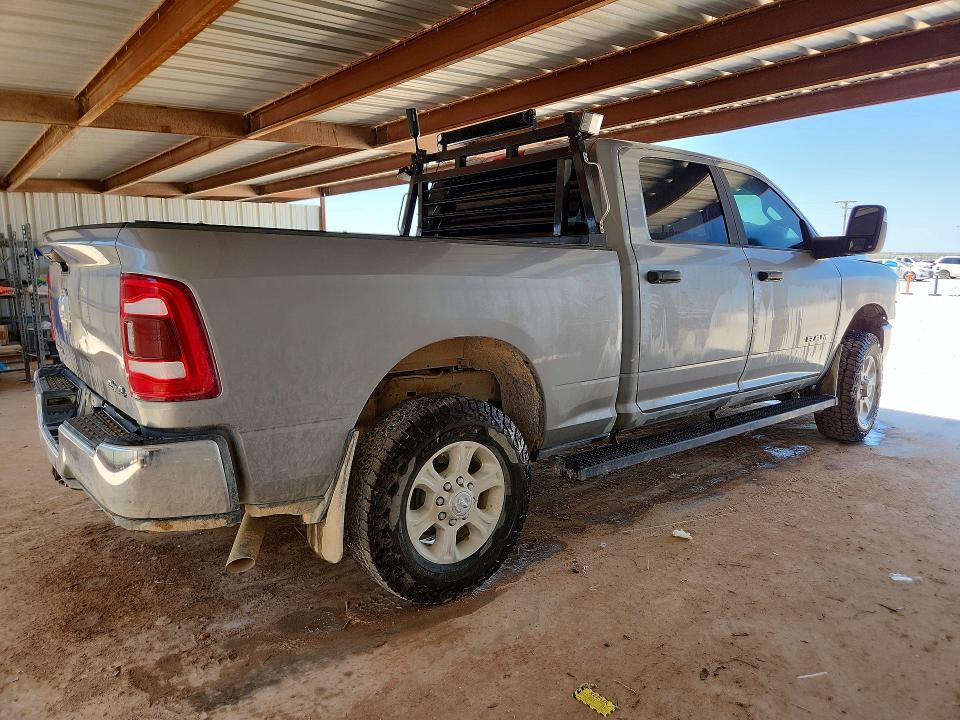2024 RAM 2500 BIG HORN — Фото 3 из 12