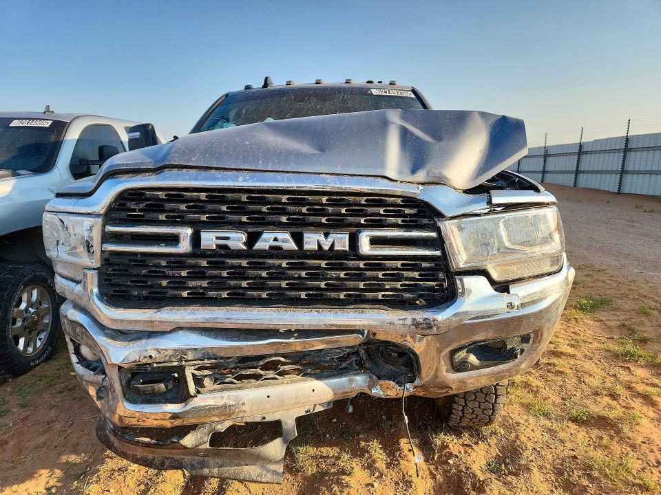 2024 RAM 2500 BIG HORN — Фото 5 из 12
