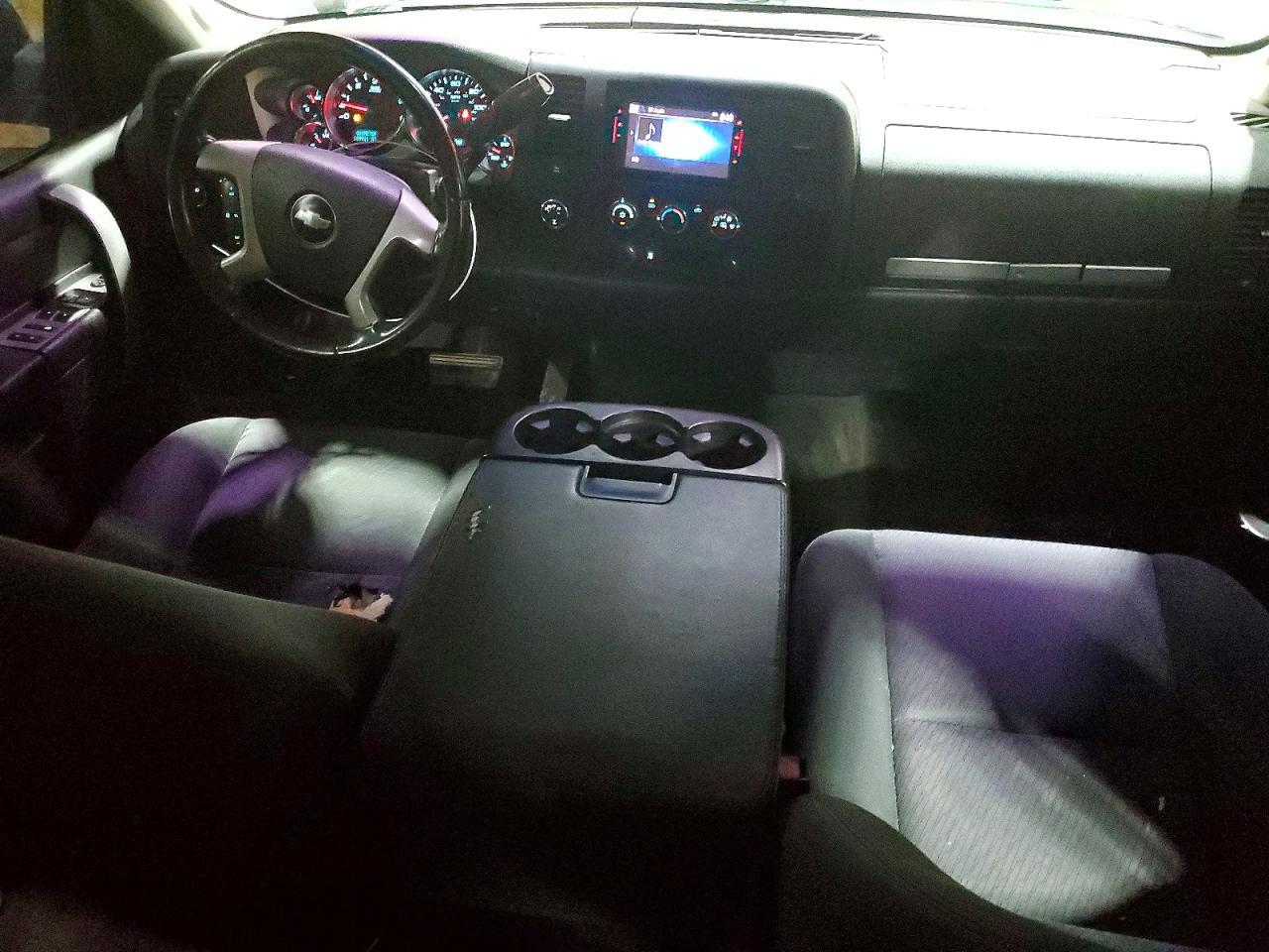 2010 CHEVROLET SILVERADO K1500 LT — Фото 8 из 12