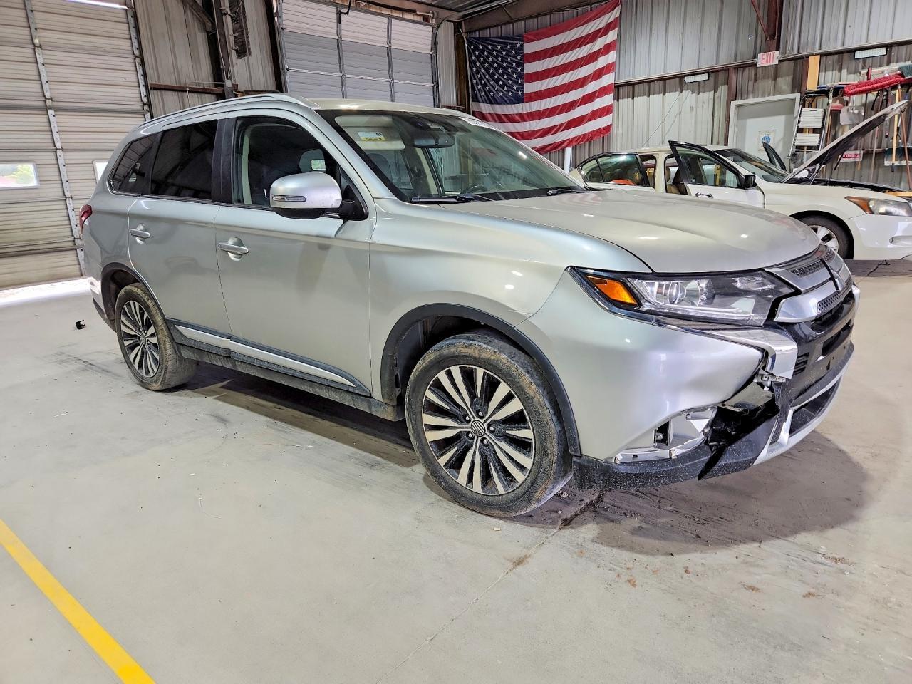 2020 MITSUBISHI OUTLANDER SE — Фото 4 из 13