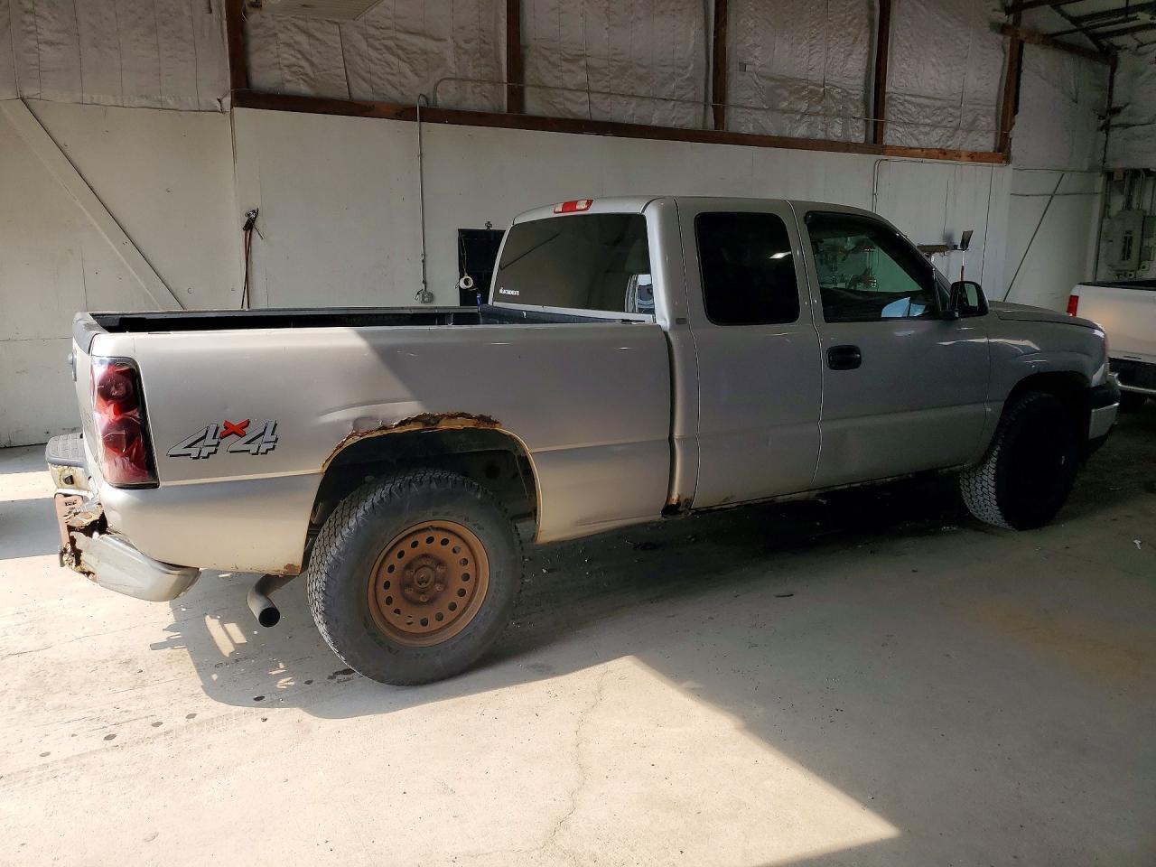 2007 CHEVROLET SILVERADO K1500 CLASSIC — Фото 3 из 12