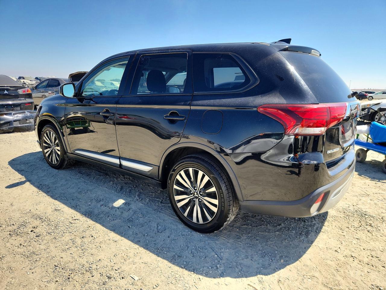 2020 MITSUBISHI OUTLANDER ES — Фото 2 из 13