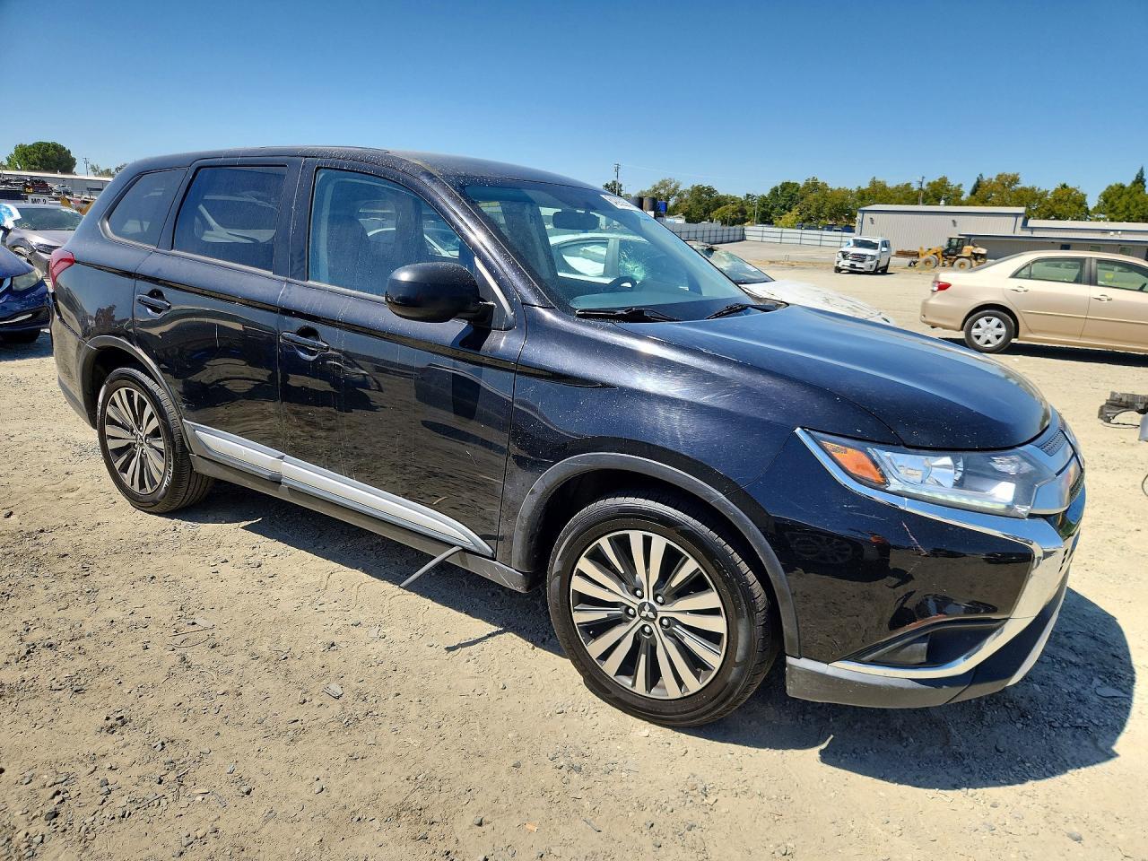 2020 MITSUBISHI OUTLANDER ES — Фото 4 из 13