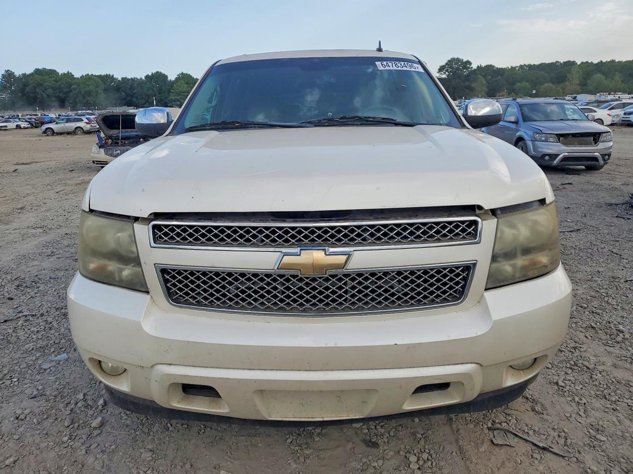 2010 CHEVROLET SUBURBAN C1500 LTZ — Фото 5 из 13