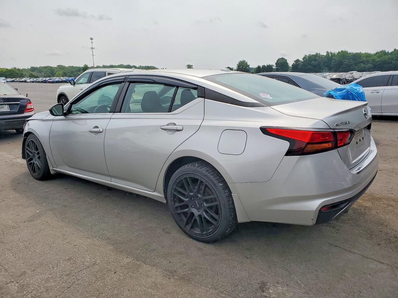 2020 NISSAN ALTIMA SR — Фото 2 из 12
