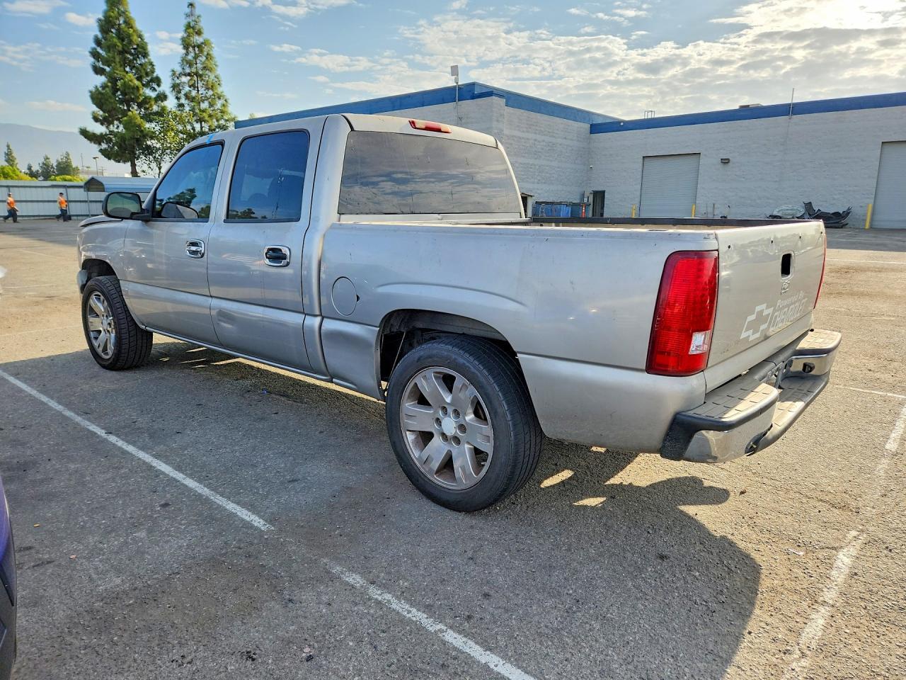 2007 CHEVROLET SILVERADO C1500 CLASSIC CREW CAB — Фото 2 из 12