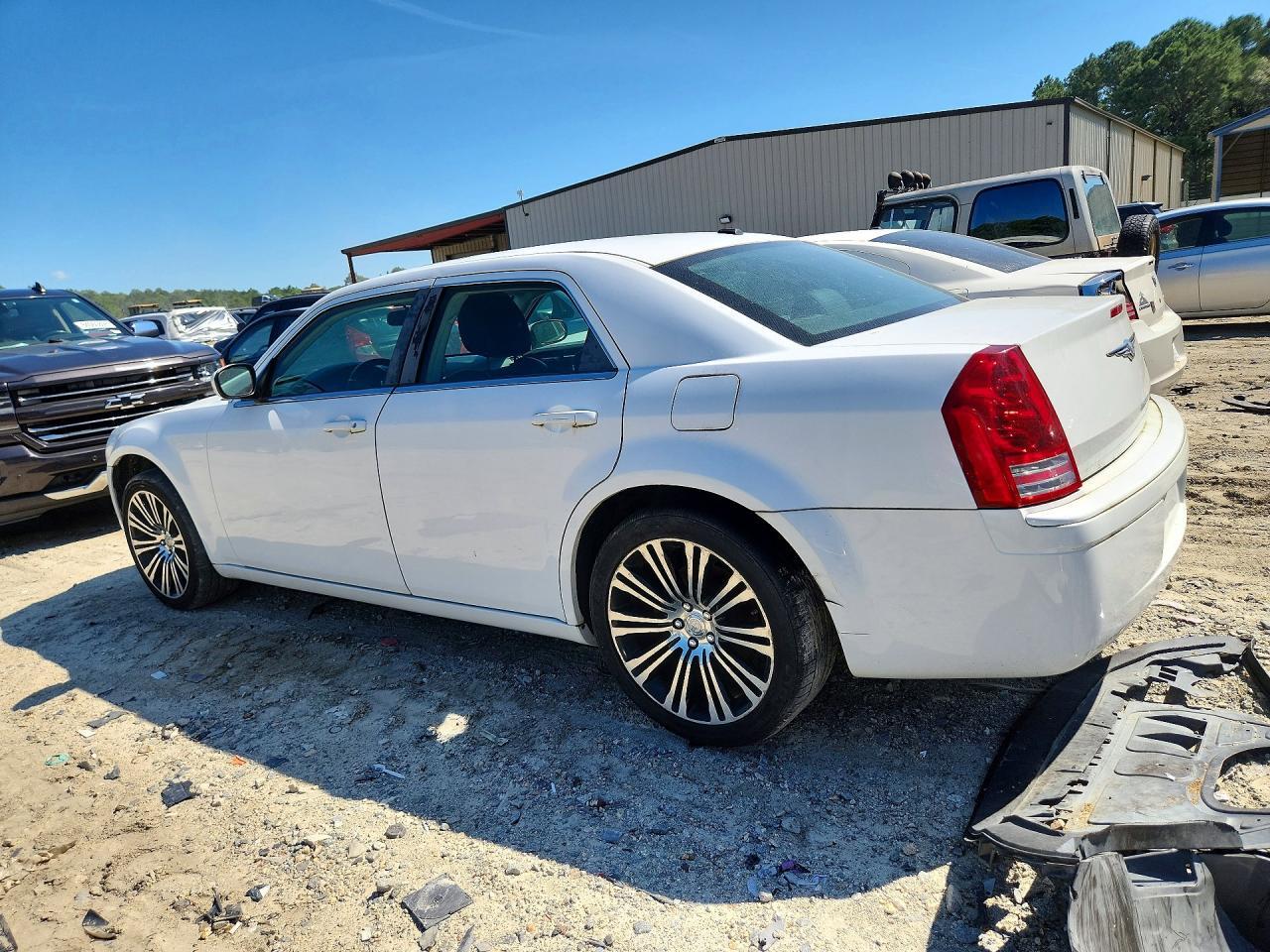 2010 CHRYSLER 300 S — Фото 2 из 12