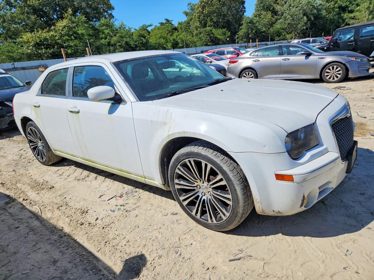 2010 CHRYSLER 300 S — Фото 4 из 12
