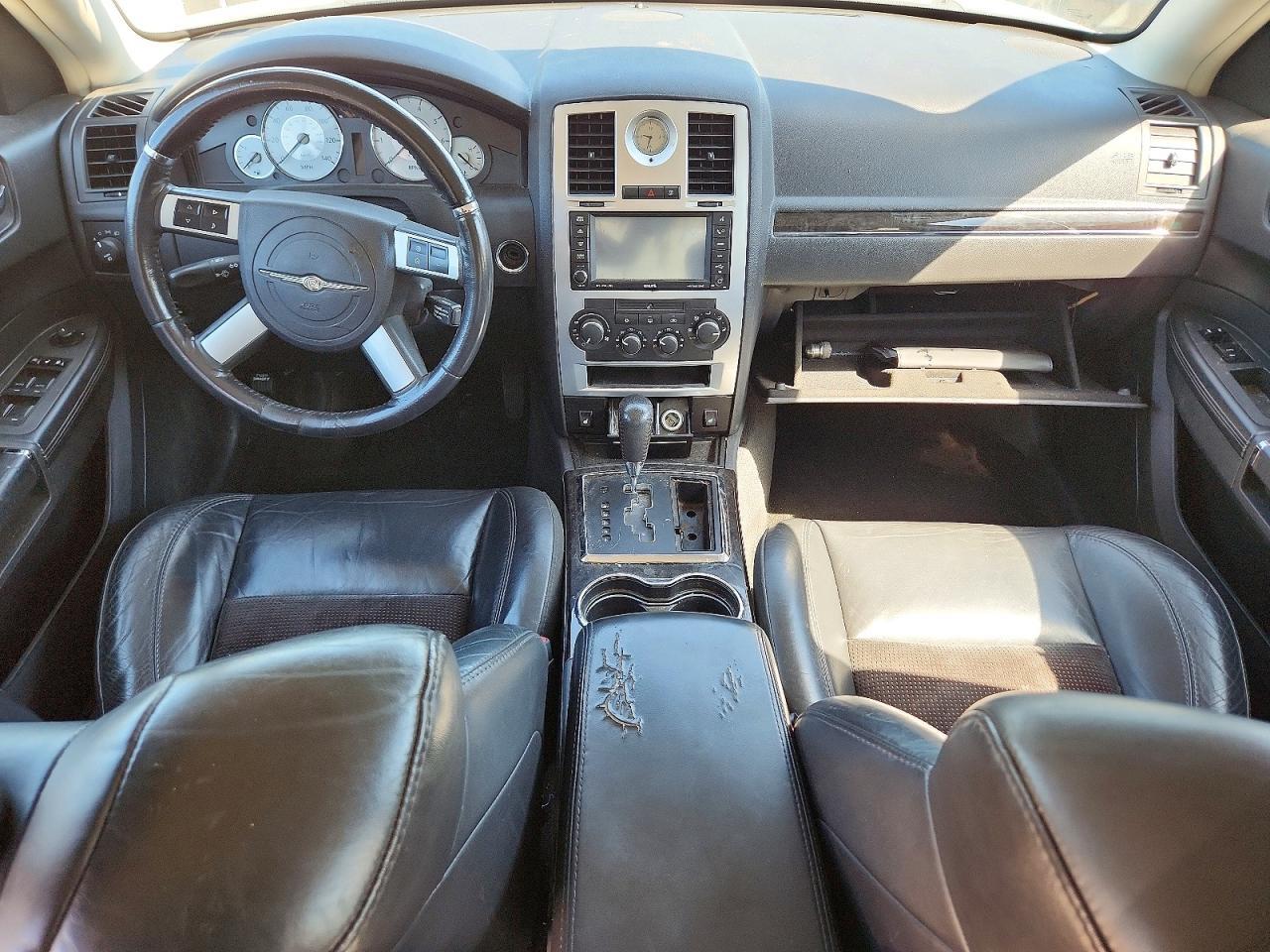 2010 CHRYSLER 300 S — Фото 8 из 12