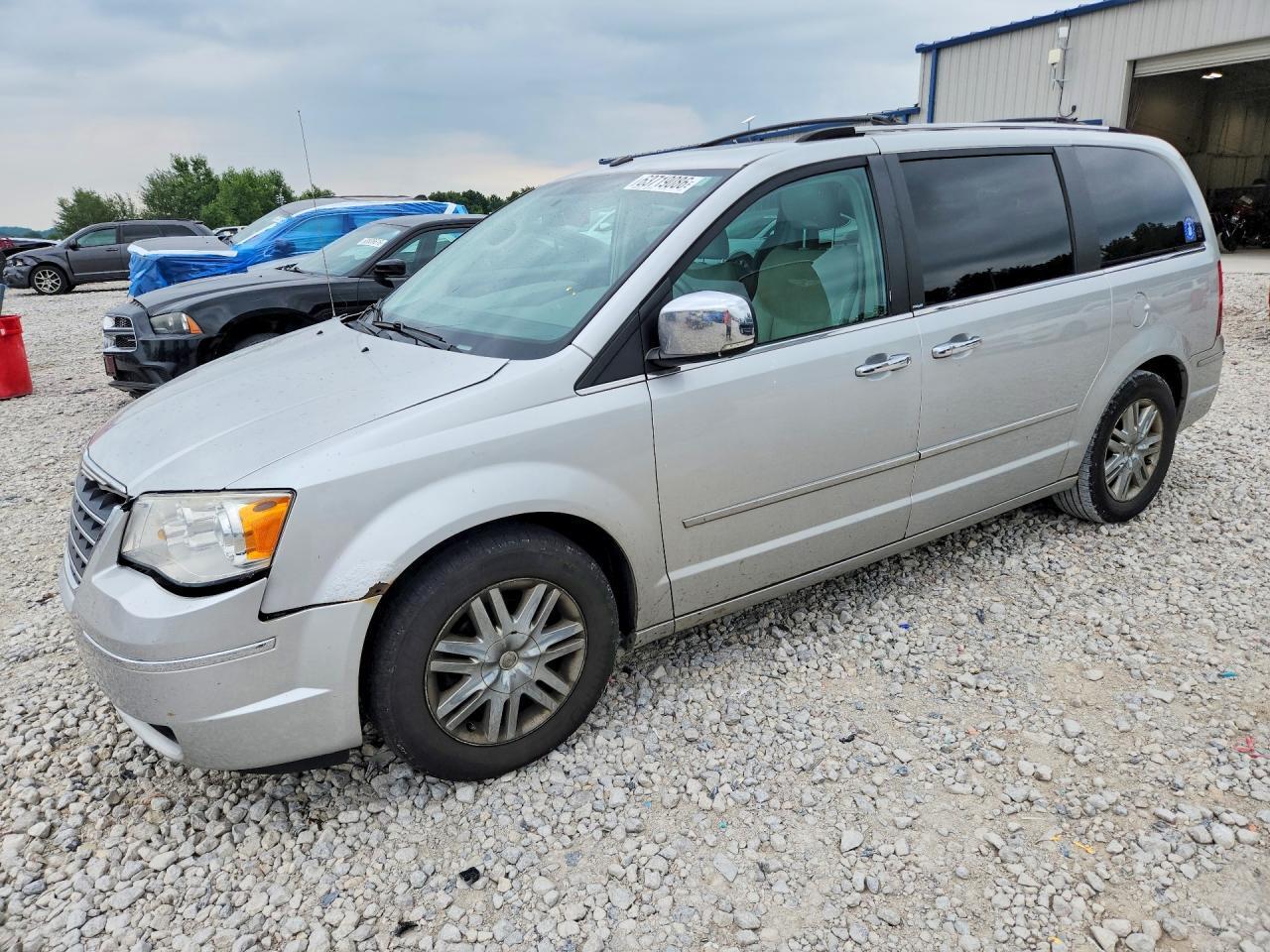 2010 CHRYSLER TOWN & COUNTRY LIMITED