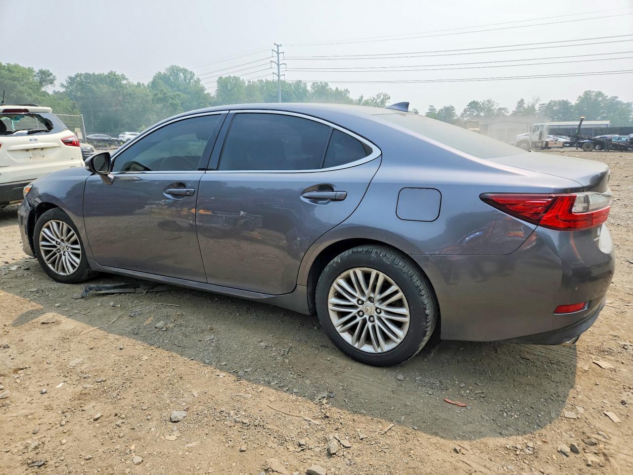 2016 LEXUS ES 350 — Фото 2 из 12