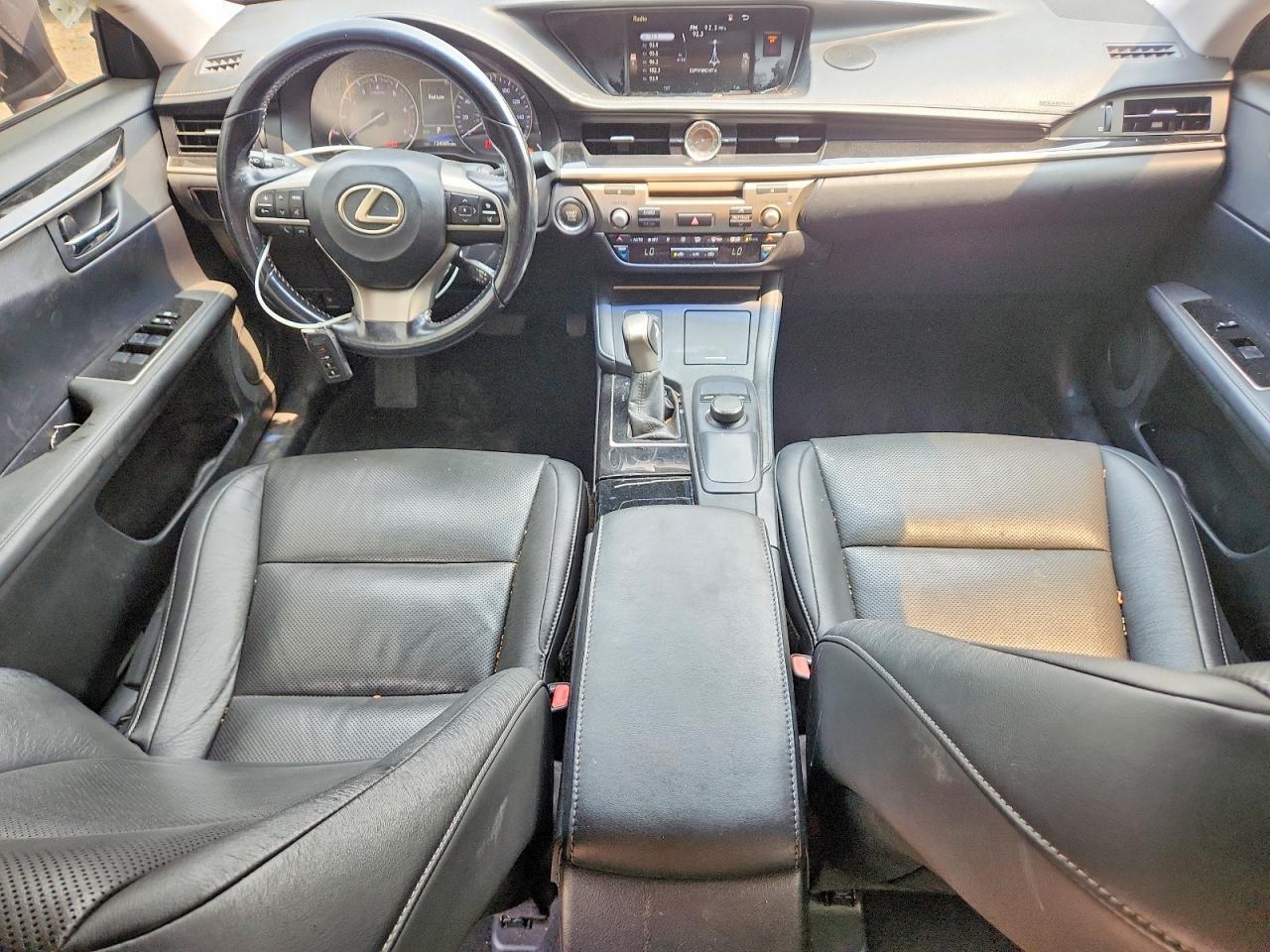 2016 LEXUS ES 350 — Фото 8 из 12