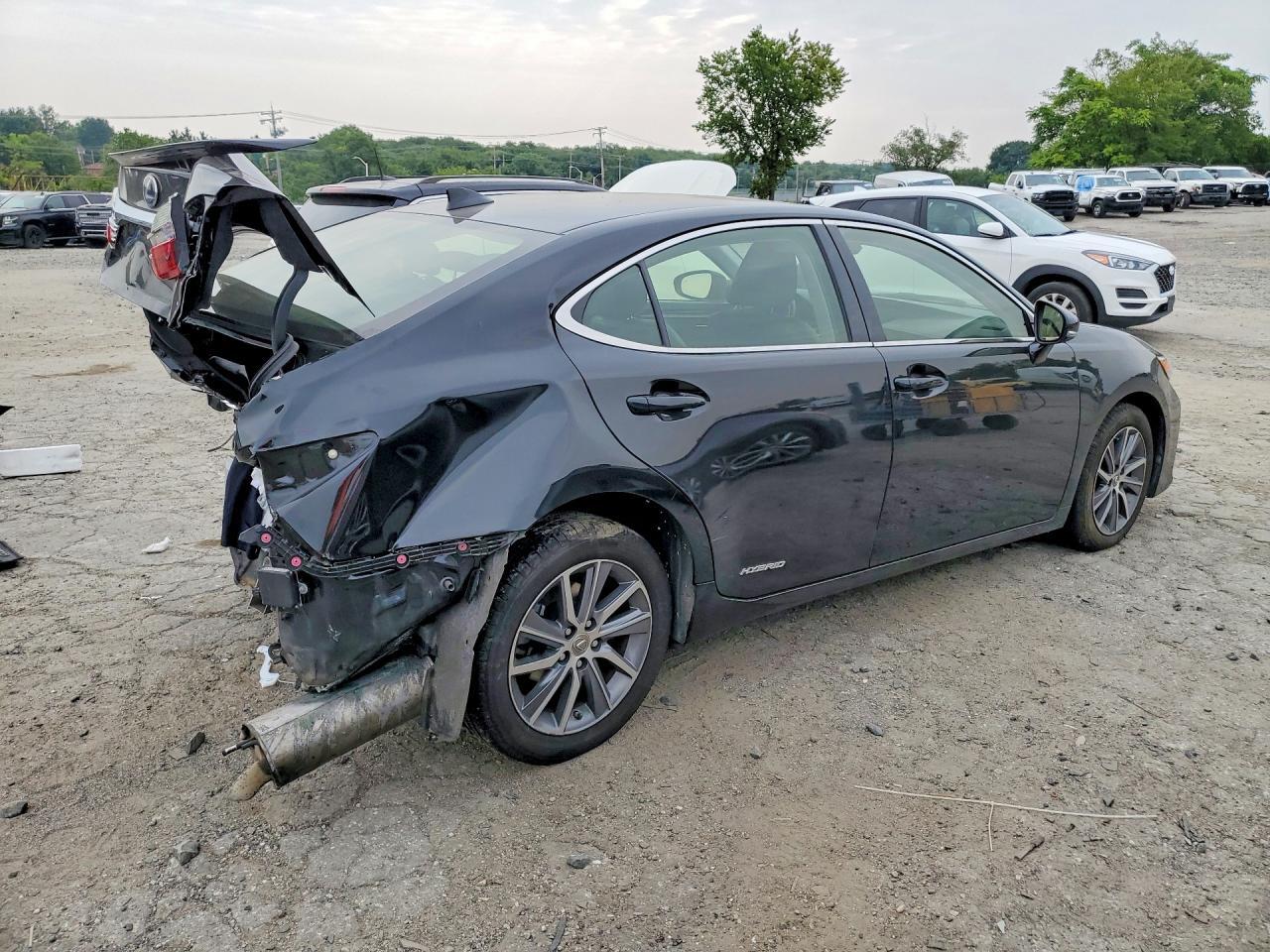 2016 LEXUS ES 300H — Фото 3 из 13