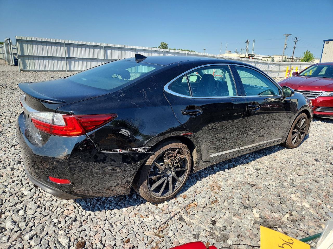 2016 LEXUS ES 350 — Фото 3 из 12