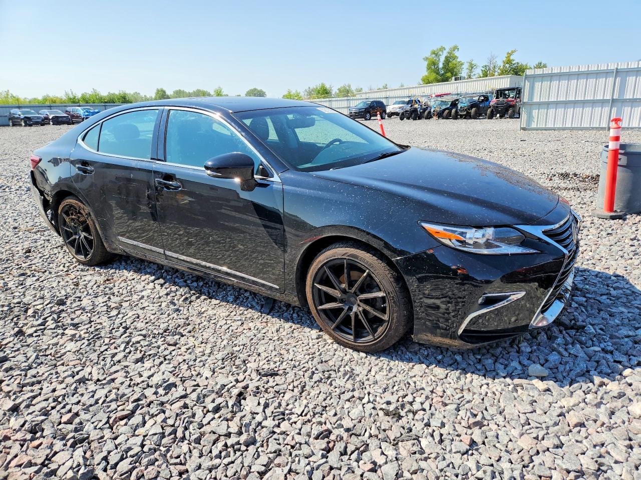 2016 LEXUS ES 350 — Фото 4 из 12