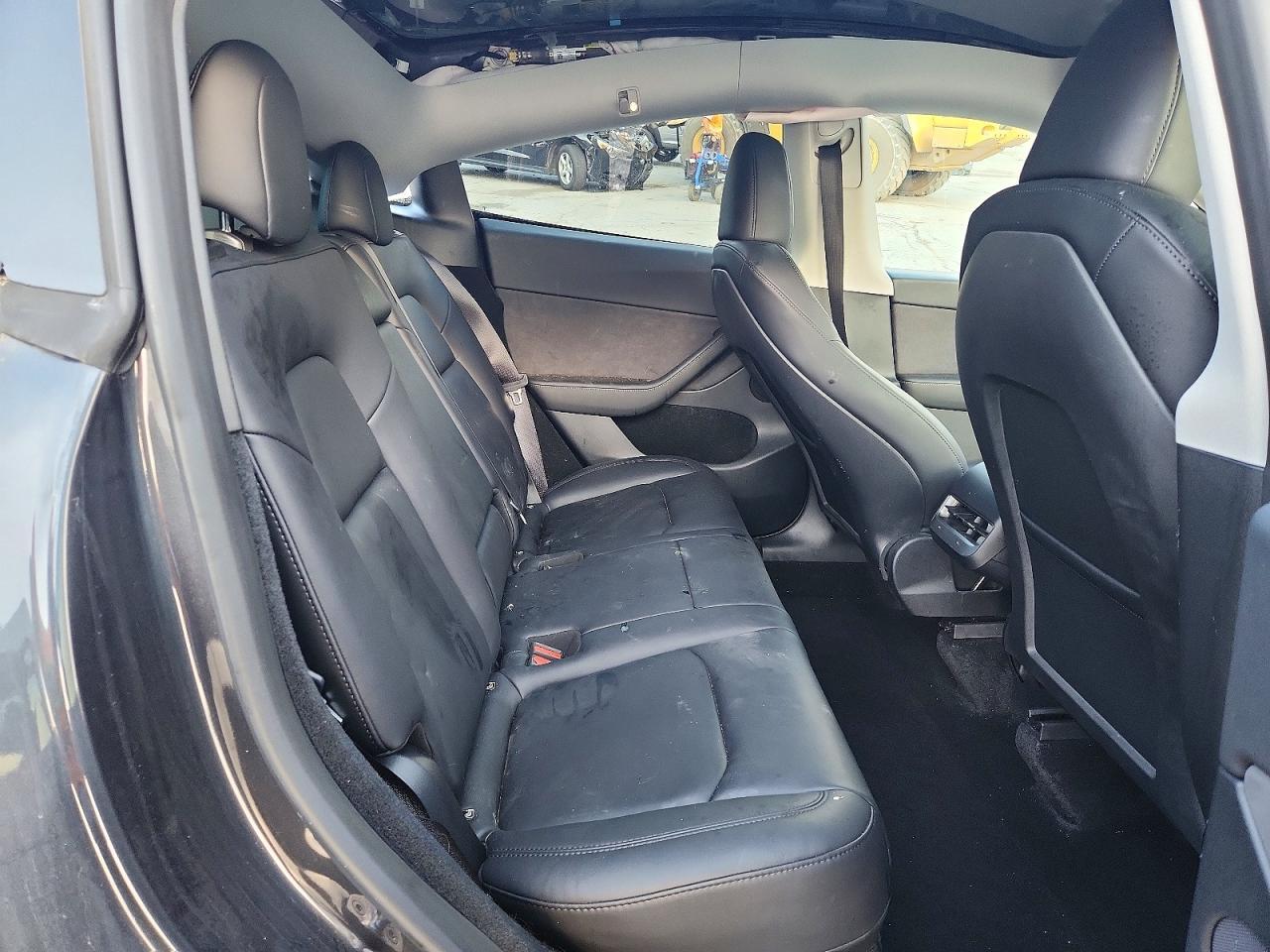2024 TESLA MODEL Y — Фото 11 из 14
