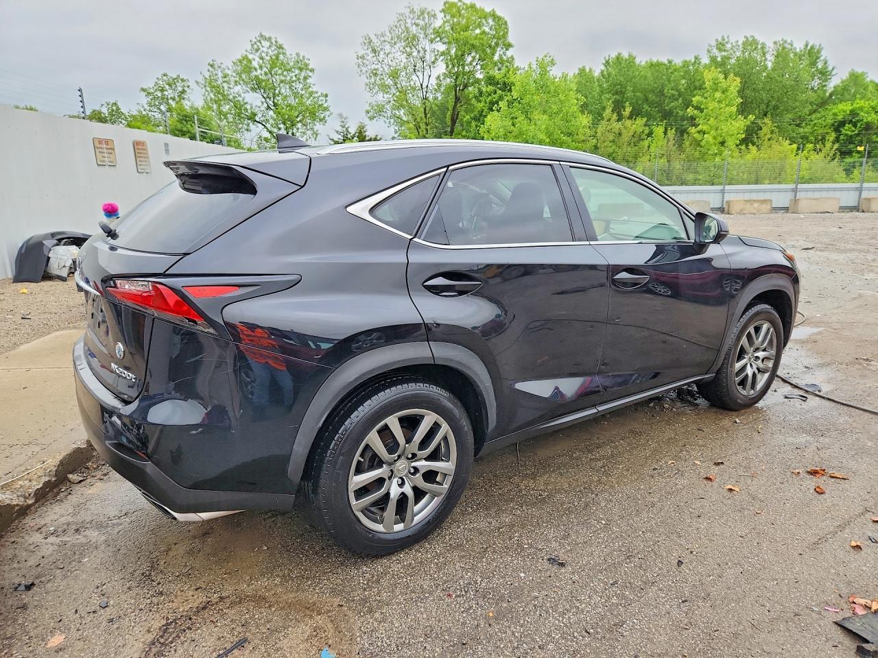 2016 LEXUS NX 200T BASE — Фото 3 из 14