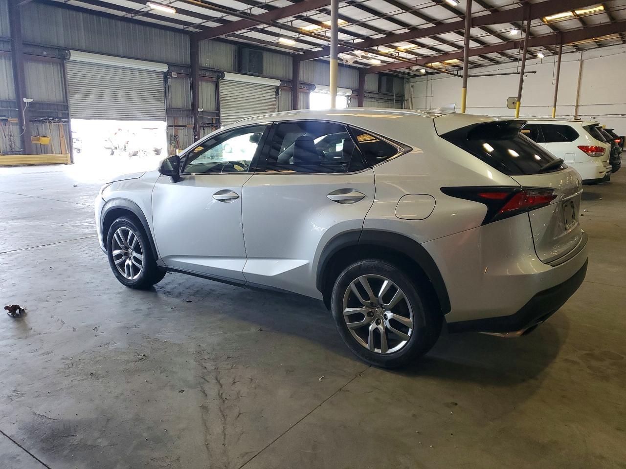 2016 LEXUS NX 200T BASE — Фото 2 из 13