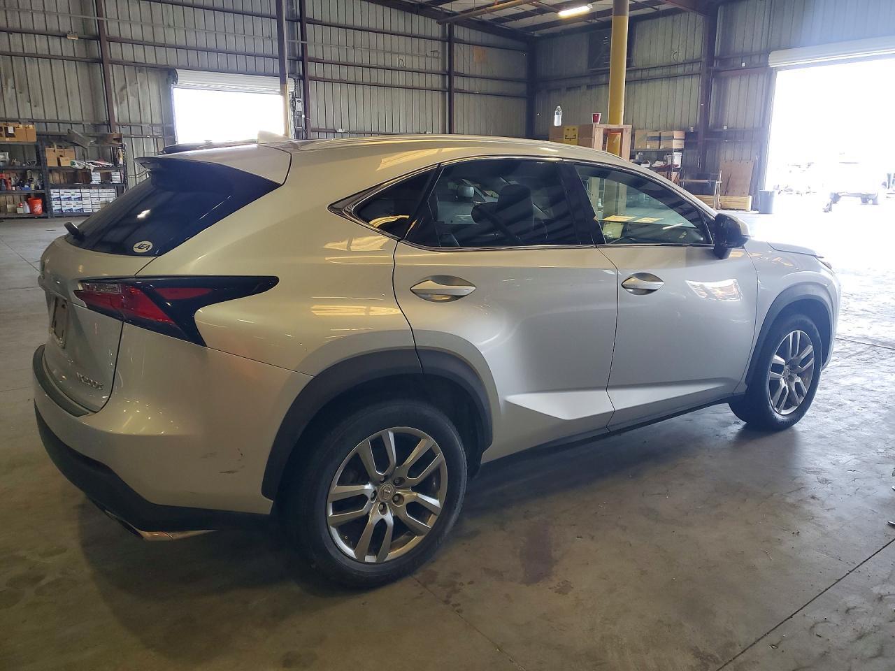 2016 LEXUS NX 200T BASE — Фото 3 из 13