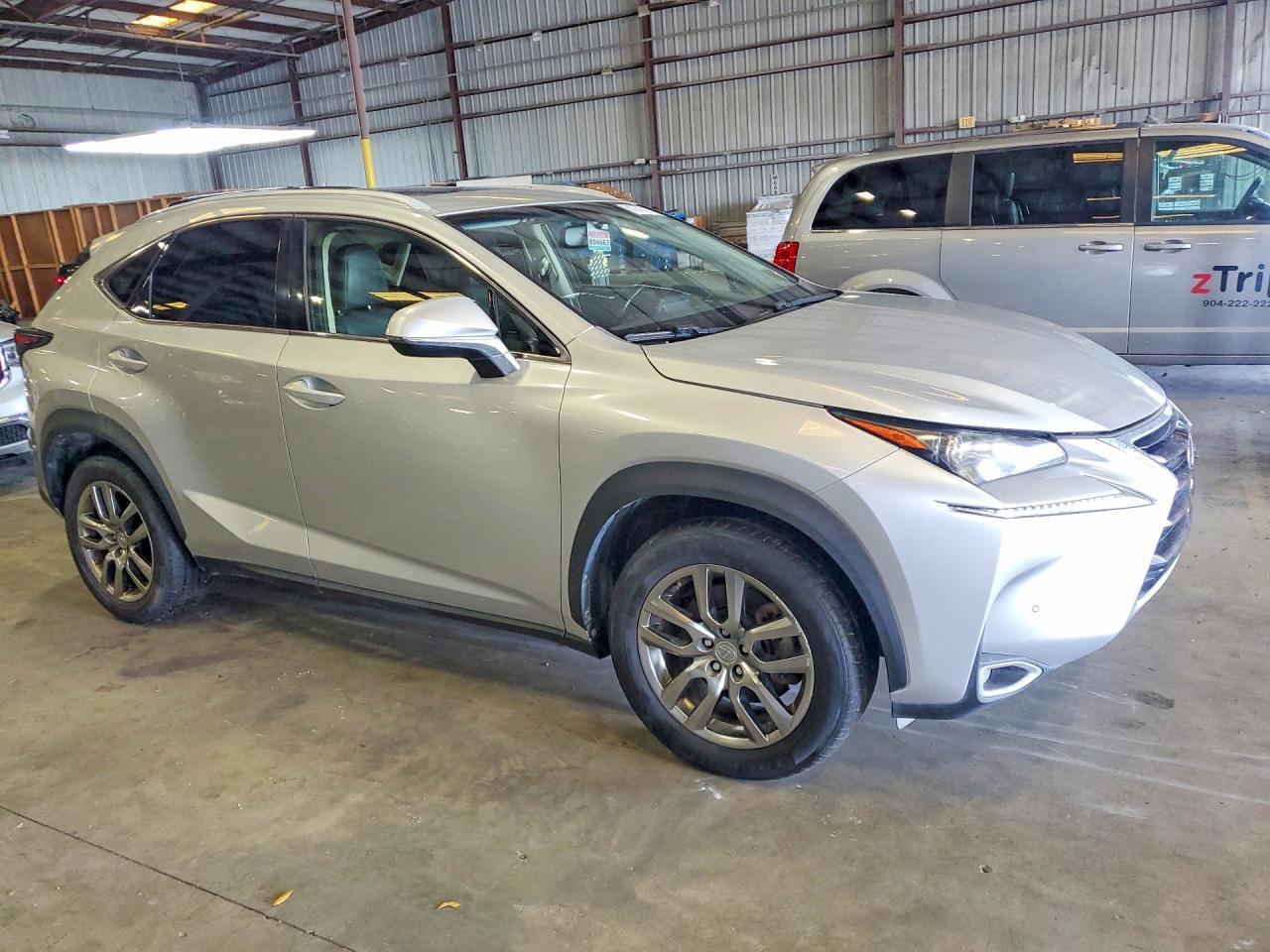 2016 LEXUS NX 200T BASE — Фото 4 из 13