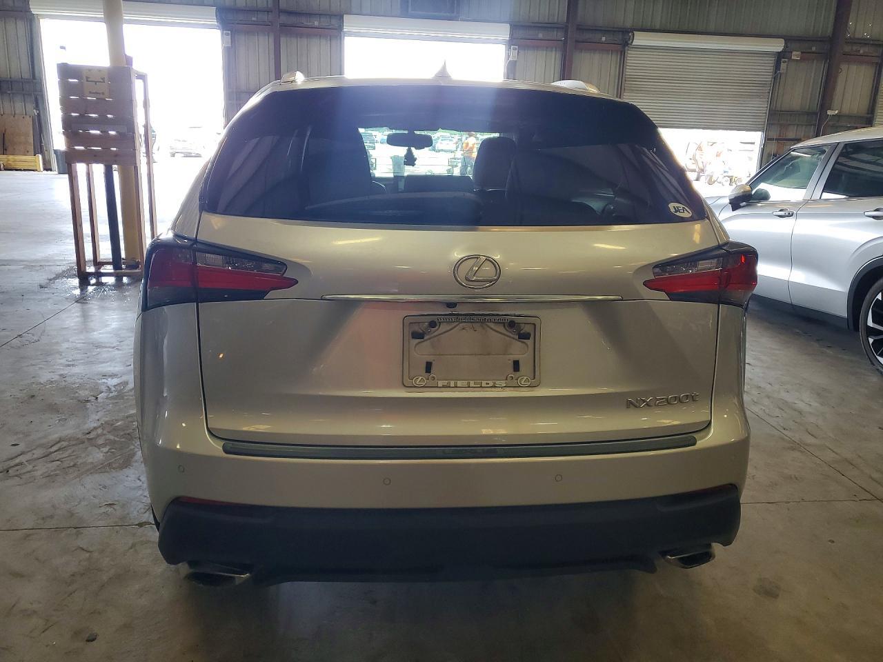 2016 LEXUS NX 200T BASE — Фото 6 из 13