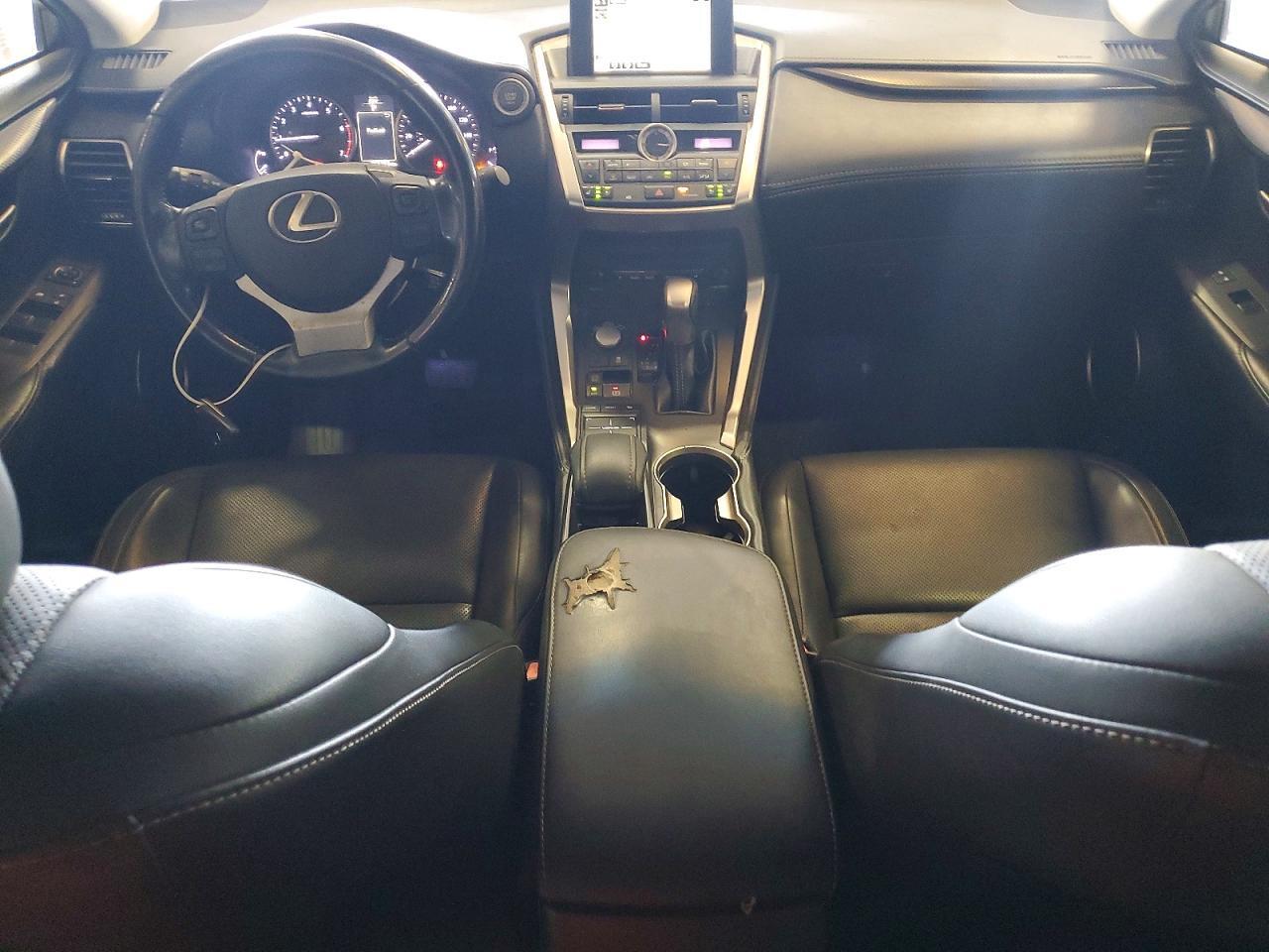 2016 LEXUS NX 200T BASE — Фото 8 из 13