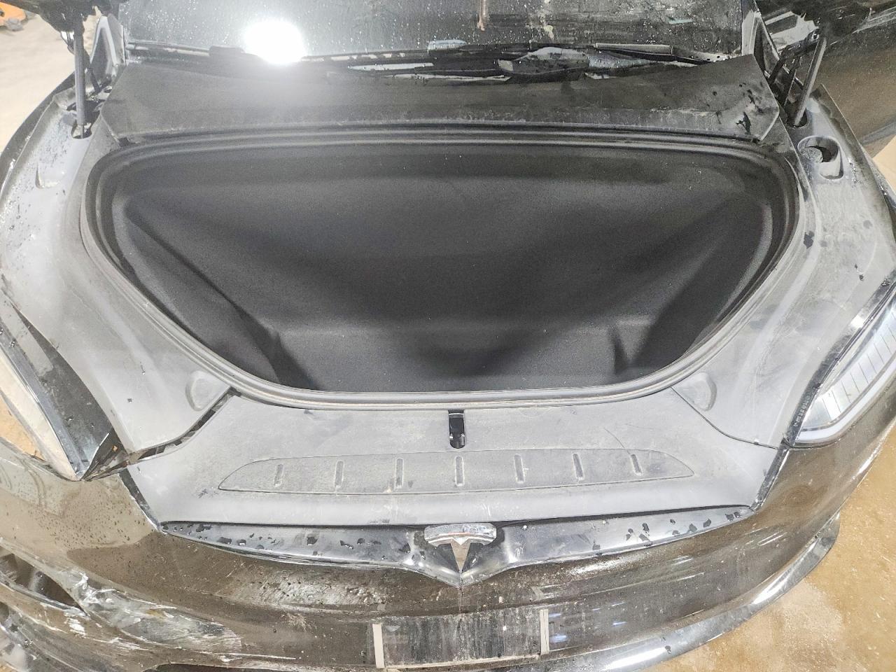 2024 TESLA MODEL X — Фото 11 из 12