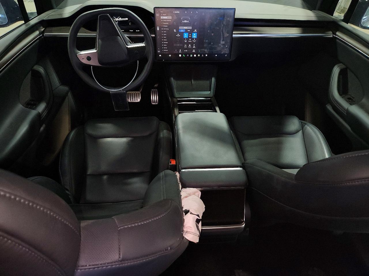 2024 TESLA MODEL X — Фото 8 из 12