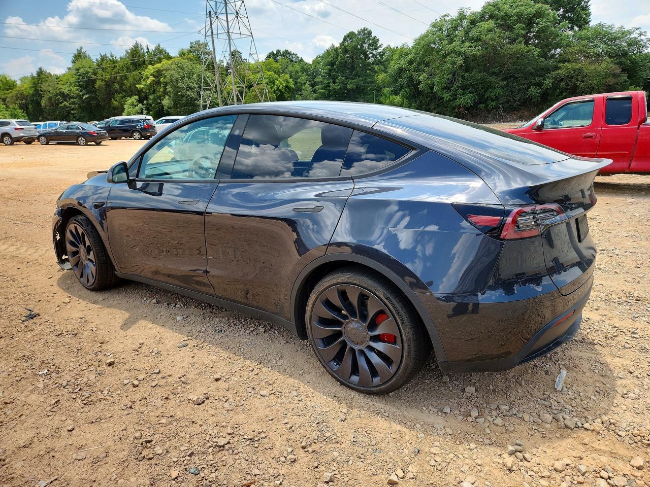 2024 TESLA MODEL Y — Фото 2 из 12