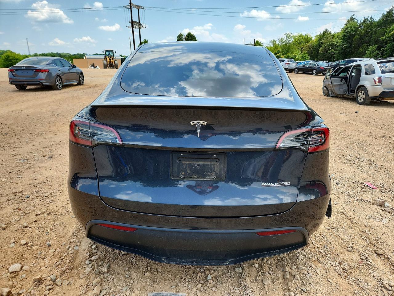 2024 TESLA MODEL Y — Фото 6 из 12