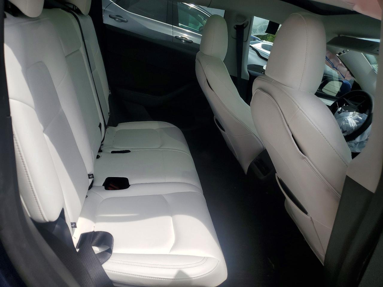 2024 TESLA MODEL Y — Фото 10 из 13