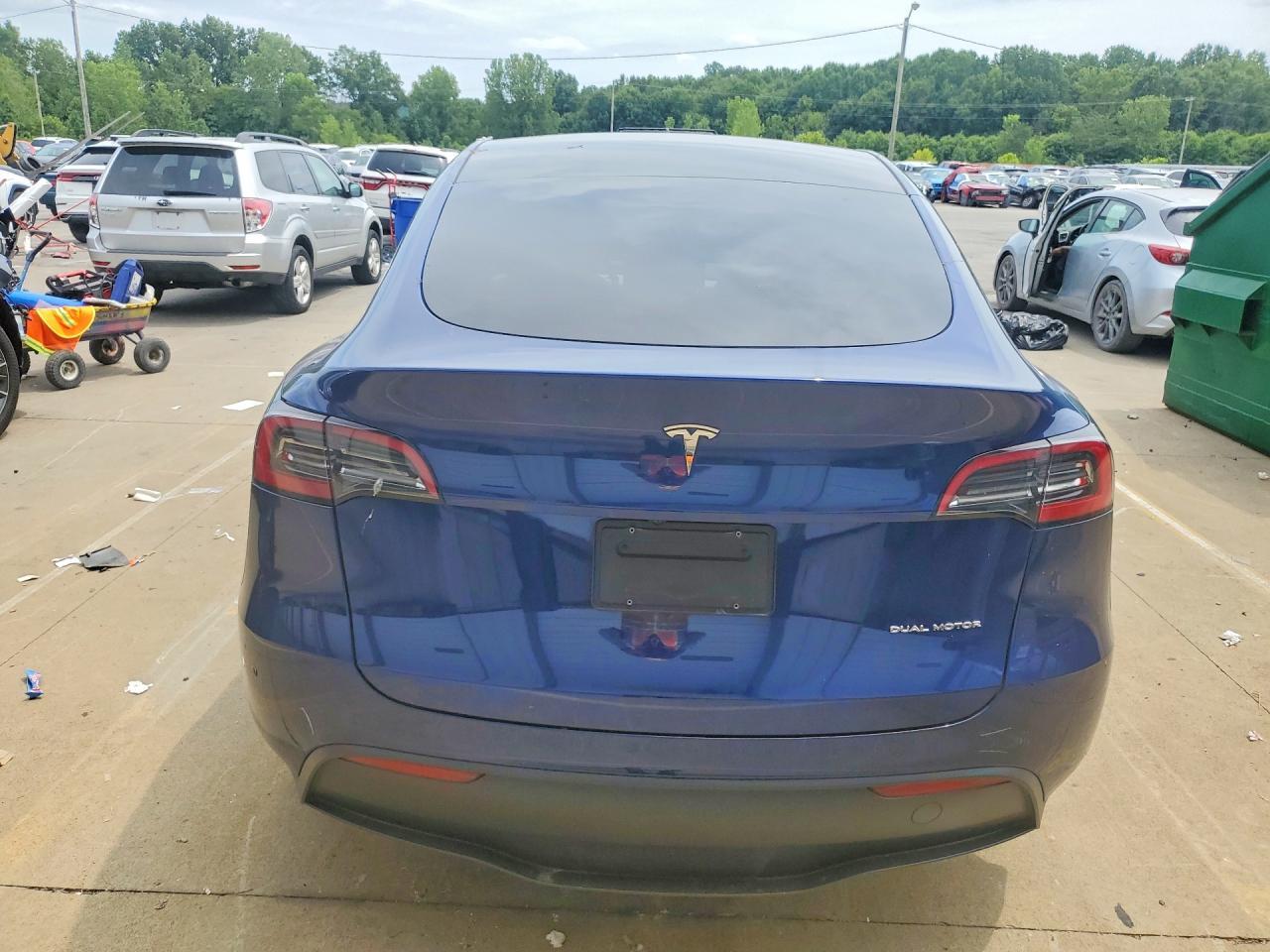 2024 TESLA MODEL Y — Фото 6 из 13