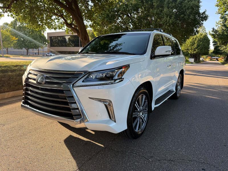 2016 LEXUS LX 570 — Фото 2 из 10