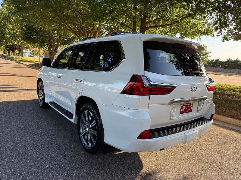 2016 LEXUS LX 570 — Фото 3 из 10